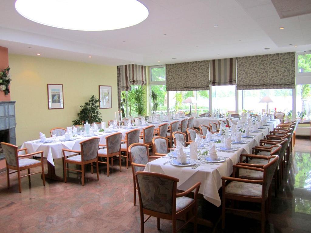 Hotel "Seelust" Garni Röbel Екстериор снимка