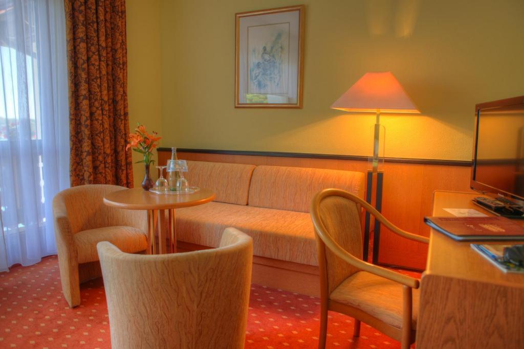 Hotel "Seelust" Garni Röbel Стая снимка